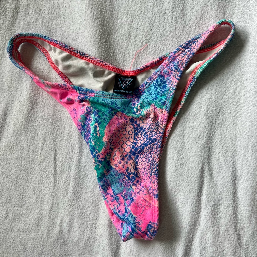 Freedom Rave Wear high hip swim bottoms size S